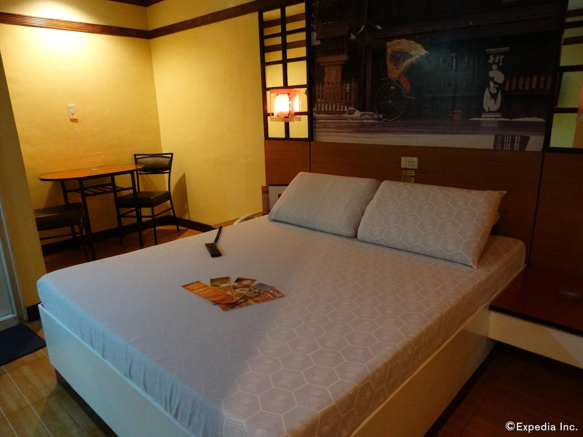 Hotel Sogo Pasay Wood Street Экстерьер фото