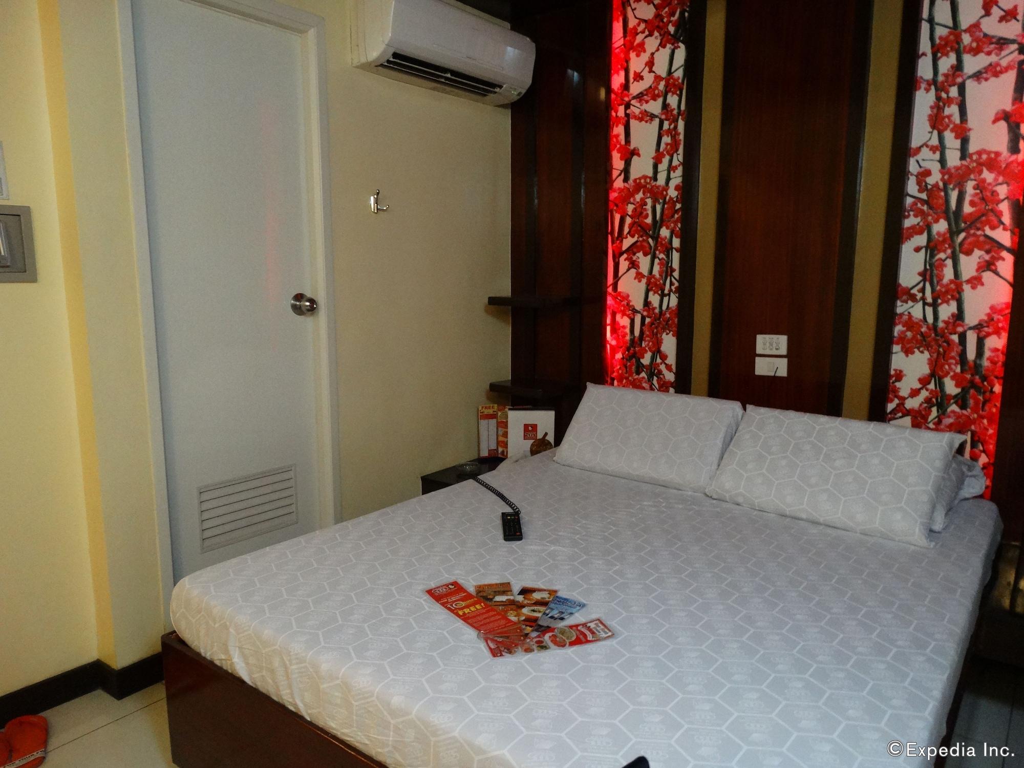 Hotel Sogo Pasay Wood Street Экстерьер фото