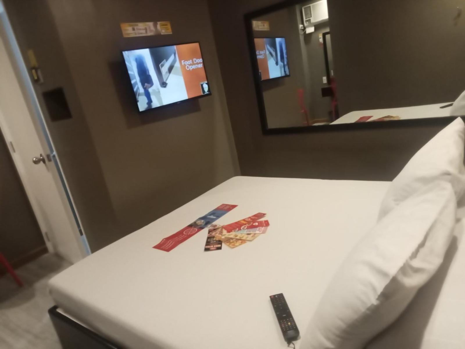 Hotel Sogo Pasay Wood Street Экстерьер фото