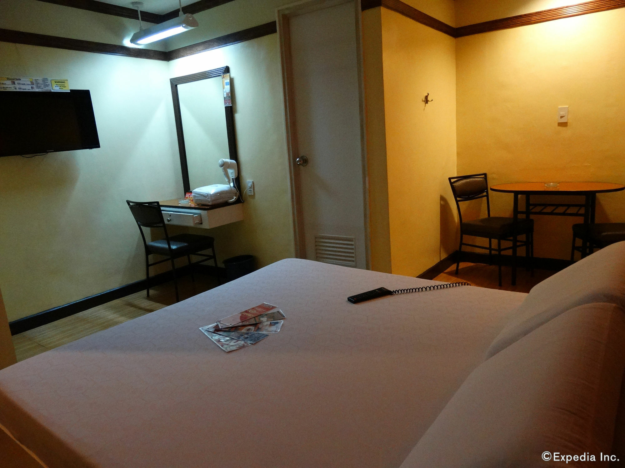 Hotel Sogo Pasay Wood Street Экстерьер фото