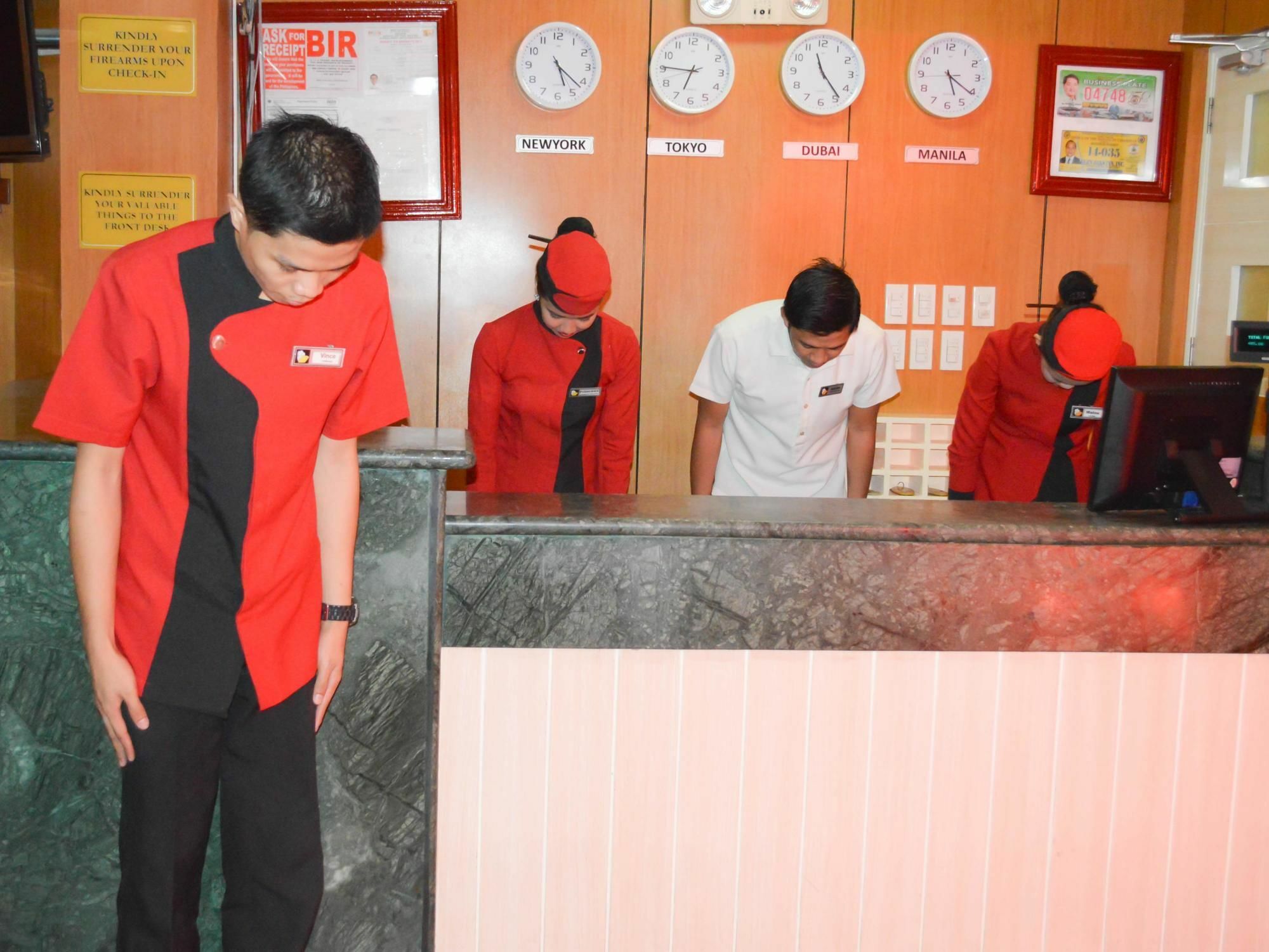 Hotel Sogo Pasay Wood Street Экстерьер фото
