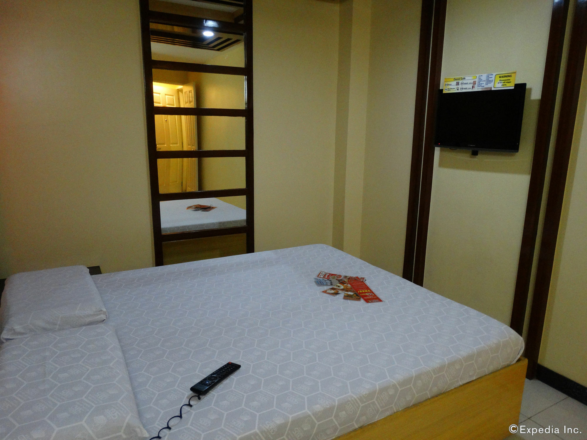 Hotel Sogo Pasay Wood Street Экстерьер фото
