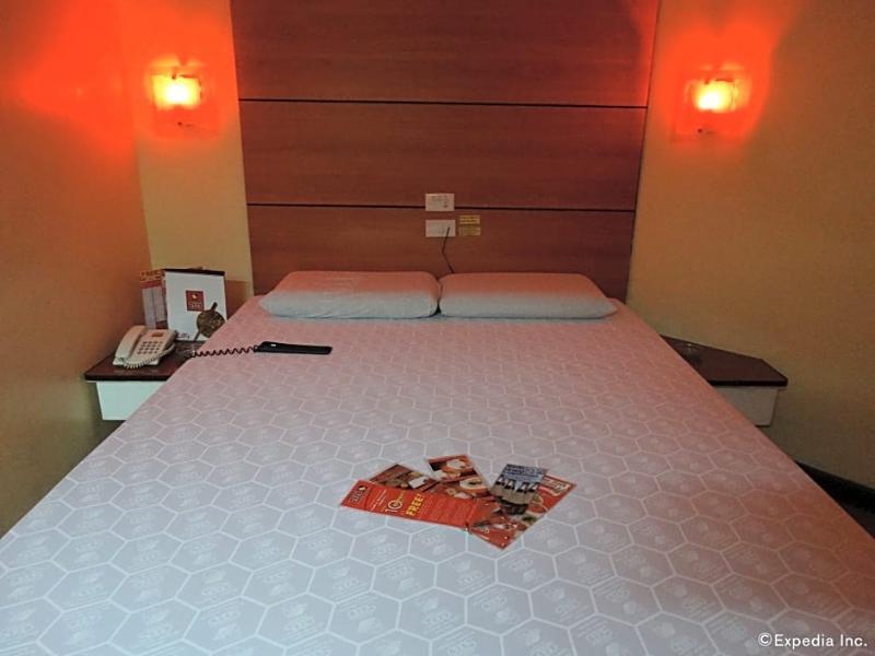 Hotel Sogo Pasay Wood Street Экстерьер фото